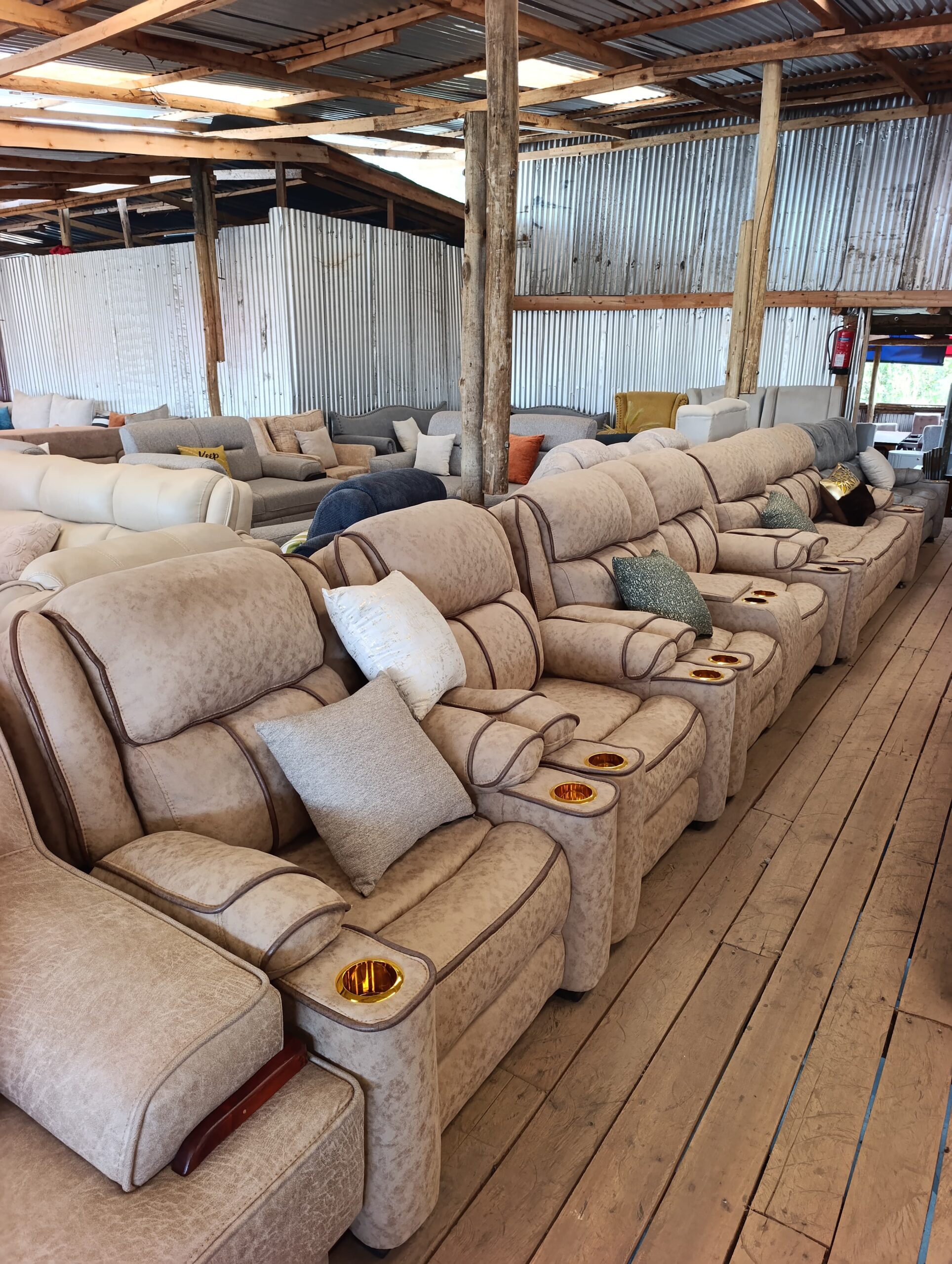 IMG-20260131-WA0099 Semi recliner - Image 1